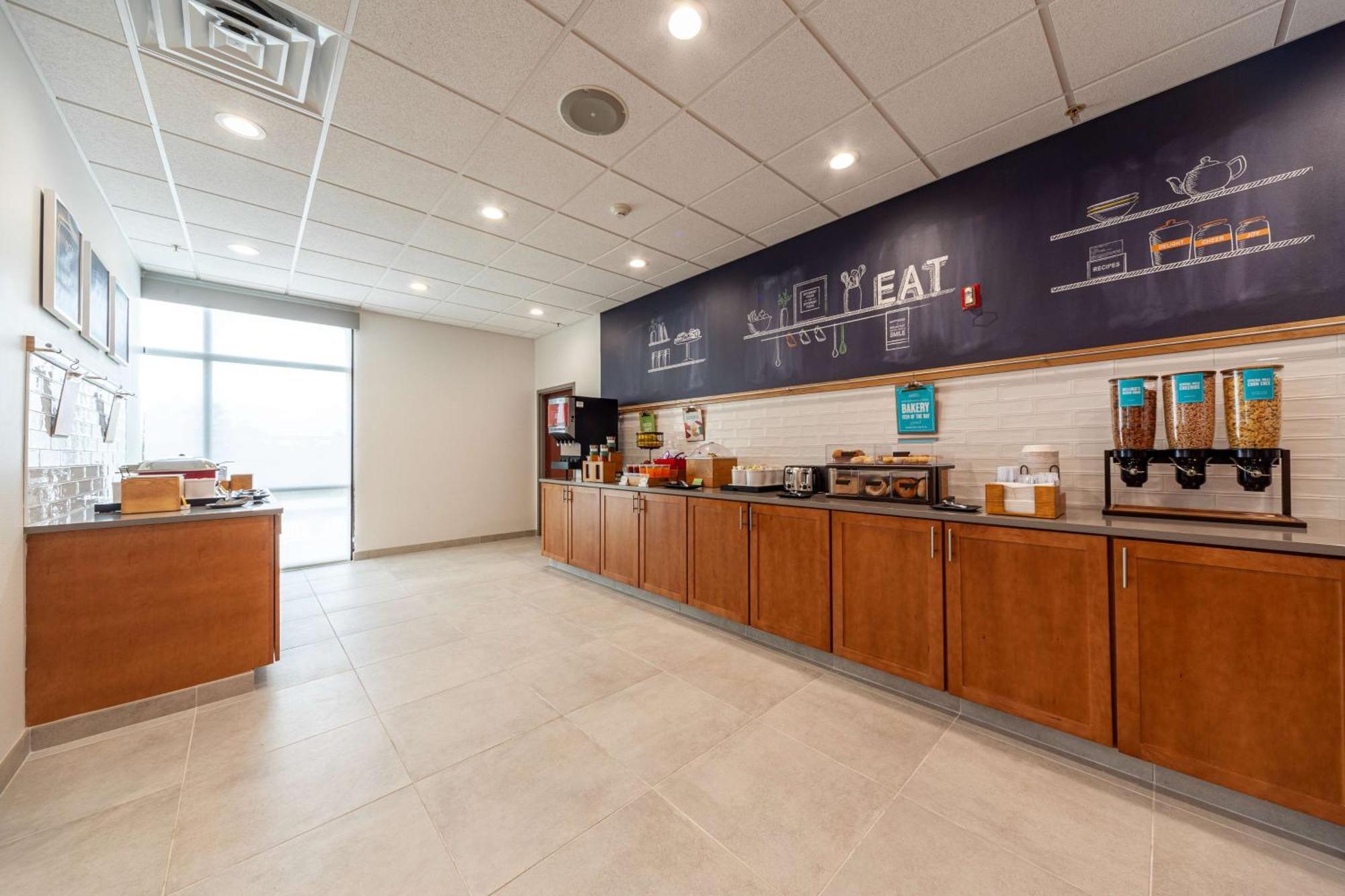 Hampton Inn Уинчестър Екстериор снимка