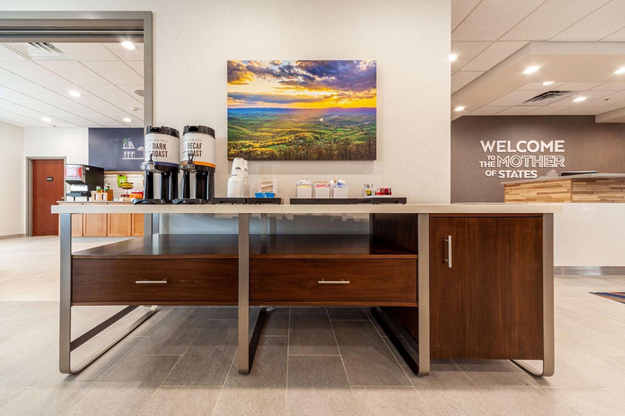 Hampton Inn Уинчестър Екстериор снимка