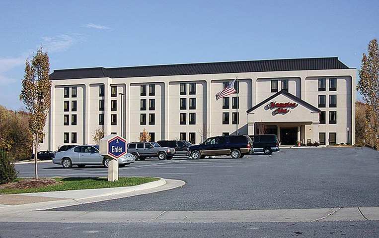 Hampton Inn Уинчестър Екстериор снимка